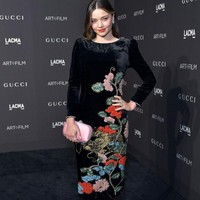 Miranda Kerr  pun belum mau cepat-cepat kembali ke pusat kebugaran agar dapat tampil seksi lagi. Baginya, tubuh yang membesar setelah melahirkan adalah sebuah pencapaian yang perlu dinikmati dan diapresiasi. Foto: Dok. Getty Images