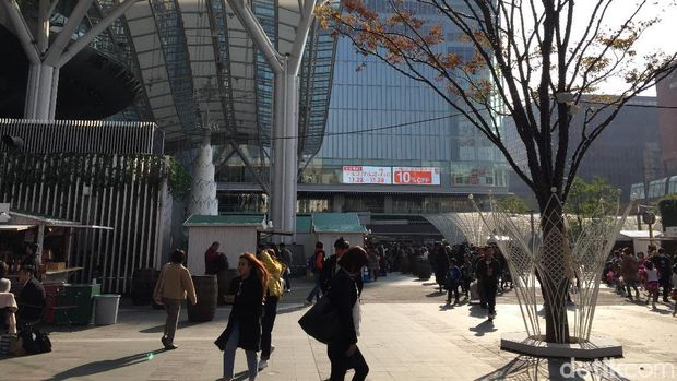 Saat Jepang Bikin Betah Nongkrong di Stasiun Kereta Berjam-jam