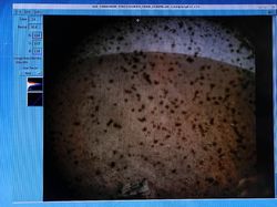 Pendaratan Robot InSight di Mars Disambut Sorak dan Tangis