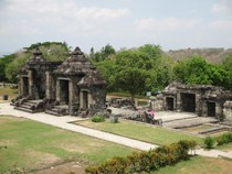Selain Menanti Sunset, Coba 3 Pengalaman Seru Ini di Candi Ratu Boko