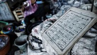 Ketiga, memprioritaskan investasi dalam penggunaan kembali (reuse) dan sistem pengiriman alternatif.