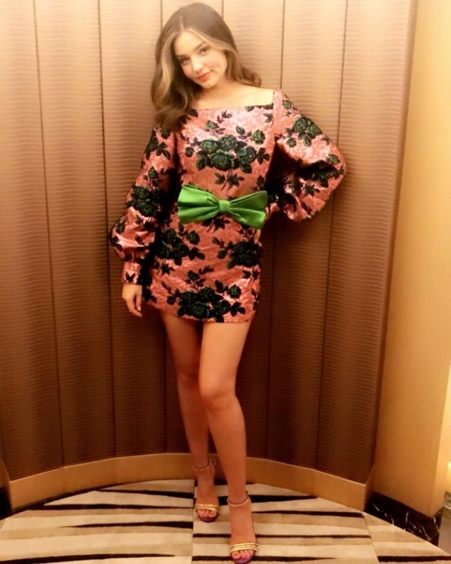 Dalam wawancara dengan Marie Claire, Miranda Kerr pun mengakui tubuhnya kini tak selangsing dulu. Badanku seperti ibu-ibu kebanyakan dan itu tidak masalah, kata model asal Australia berusia 35 tahun itu. Foto: Dok. Instagram Miranda Kerr