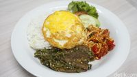 Kenyang dan Puas! Makan Nasi Plus Lidah Balado dan Salted Egg Chicken