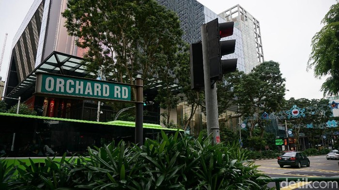 Orchard Road Singapura Resmi Bebas Produk dan Asap Rokok