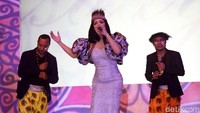 Acara itu dimeriahkan penampilan Krisdayanti.