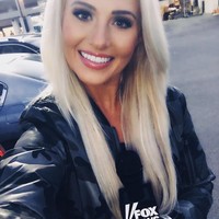 Sejak bergabung dengan Fox News pada Agustus 2017, Tomi Lahren langsung dikenali sebagai sosok presenter berita yang sering mengeluarkan pernyataan rasis. Foto: Instagram @tomilahren