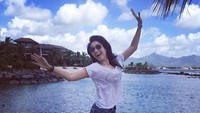 Gayanya saat berada di Mauritius, Afrika Timur. Tempat ini memang terkenal dengan pantai dan lagunanya (tamannaahspeaks/Instagram)