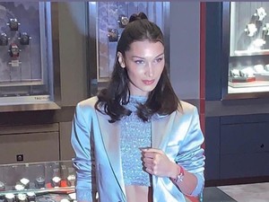 Bella Hadid Lebih Suka Main Bareng Kuda Ketimbang Perawatan Kuku