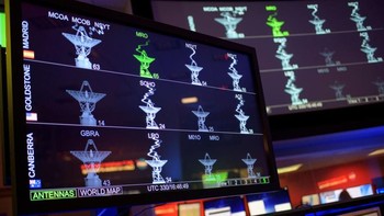 Mendekati waktu proyeksi pendaratan InSight di Mars, NASA terus memonitor situasi secara terperinci. (Foto: Bill Ingalls/NASA via Getty Images)