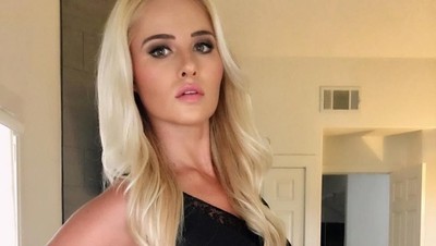 Presenter Cantik Ini Dihujat karena Dukung Serangan Gas Air Mata Trump