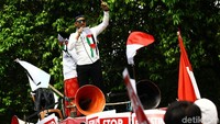 Massa menggelar aksi demo di depan Kedutaan Besar Australia, Jakarta, Selasa (27/11/2018). Mereka pun melakukan orasi menolak pemindahan Kedubes Australia ke Yerusalem.