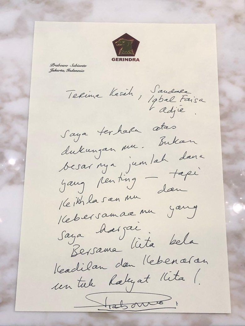 Prabowo Terharu Dapat Sumbangan Rp 20 Ribu dari Pendukung Prabowo Terharu Dapat Sumbangan Rp 20 Ribu dari Pendukung