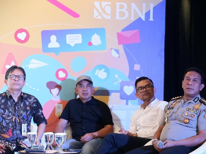 Nukman Luthfie (kedua dari kiri). Foto: Istimewa/BNI Nukman Luthfie (kedua dari kiri). Foto: Istimewa/BNI