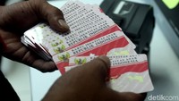 KIA (Kartu Identitas Anak) memiliki masa berlaku dari lahir hingga nanti waktunya sang anak berkewajiban memiliki e-KTP.