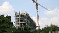Kepala Suku Dinas Perumahan Rakyat dan Kawasan Permukiman Jakarta Timur Retno Sulistianingrum mengatakan dari 1.071 warga yang mendaftar, hanya 825 pendaftar yang permohonannya diteruskan. Sebab, masalah verifikasi data untuk menempati hunian DP Nol Rupiah tersebut.