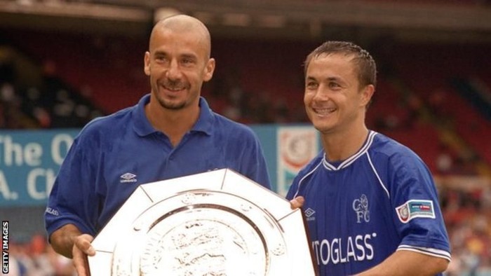 Gianluca Vialli (kiri) sudah sekitar setahun berjuang melawan kanker. (Foto: BBC/Getty Images) Gianluca Vialli (kiri) sudah sekitar setahun berjuang melawan kanker. (Foto: BBC/Getty Images)