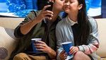 Ini Pose Keren Noah Centineo  To All the Boys Ive Loved Before Saat Nikmati Makanan
