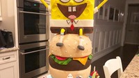Stephen meninggal dunia setelah berjuang dengan penyakit amyotrophic lateral sclerosis atau ALS yang dideritanya. Lewat serial animasi SpongeBob SquarePants, banyak orang membuat kue dengan tema karakter ciptaannya. Foto: Instagram @sassycakes.az