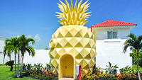 Kalau yang ini adalah vila The Pineapple di Nickelodeon Hotels & Resorts Punta Cana, Republik Dominika (Nickelodeon Hotels & Resorts Punta Cana)
