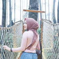 Meski tampak ayu, ternyata Nabilla pernah mendaki gunung. Ia pernah mencapai puncah Gunung Prau, di Dataran Tinggi Dieng, Jawa Tengah Indonesia. Foto: Instagram/nabillamarta