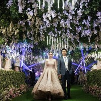 Sebelum pesta pertunangan tersebut, Jusup dan Clarissa juga sudah melakukan sesi foto prewedding di lima benua. Berkeliling dunia untuk foto, keduanya mengakhirinya di Macau pada Mei dengan prosesi lamaran pada Clarissa. (Foto: Instagram)