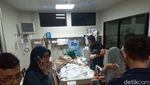 Momen Haru Zumi Zola Menangis Saat Gali Makam Ayahnya