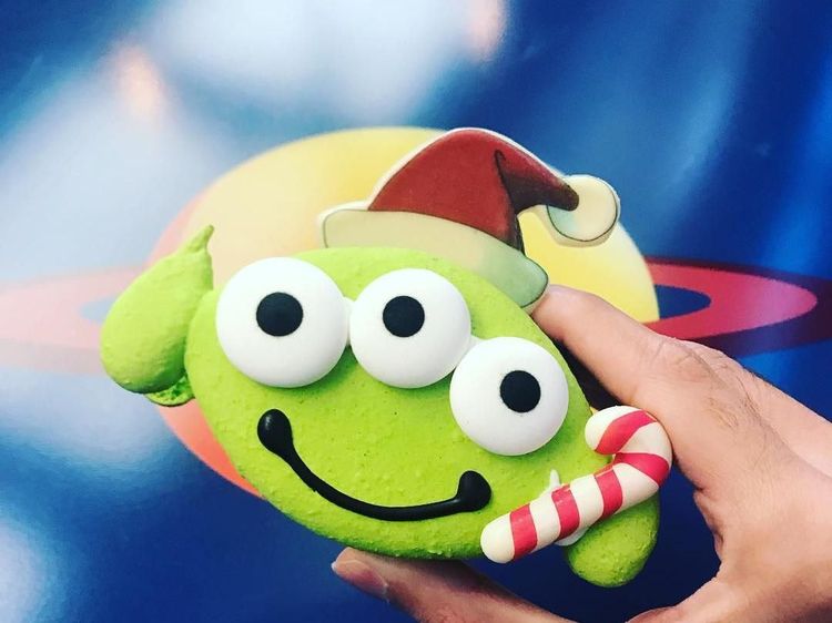 Cantik dan Bikin Ngiler! Kue Bertema Disney Ini Meriahkan Liburan Akhir Tahun