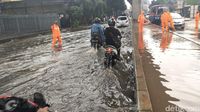 Genangan Air di Jalan RS Fatmawati Jaksel