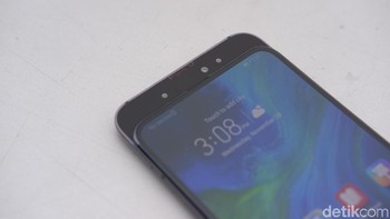 Untuk menghadirkan layar penuh tanpa notch, Honor mengusung sistem slide. Foto: Adi Fida Rahman/detikINET