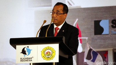 Menhub Budi Karya Buka Simposium Internasional Lingkungan Kelautan