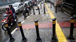 Potret Bollard yang Terpasang di Trotoar Jakarta