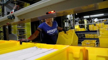 Di masa sibuk seperti ini, Amazon banyak merekrut karyawan paruh waktu. Foto: Reuters