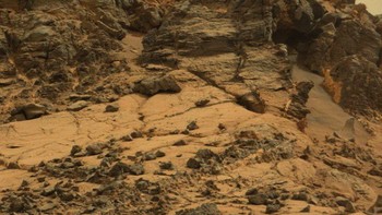 Pegunungan berbatu di Mars. Foto: NASA