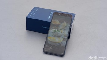 Magic 2 menjadi perangkat pertama di dunia yang mendukung teknologi dual mode wireless projection. Foto: Adi Fida Rahman/detikINET