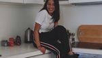 Tetap Cantik Saat Makan, Ini Pose Kulineran ala Adik Maudy Ayunda