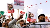 Unjuk rasa ini digelar di sepanjang jalanan utama Habib Bourguiba di ibu kota Tunis. Foto: REUTERS/Zoubeir Souissi