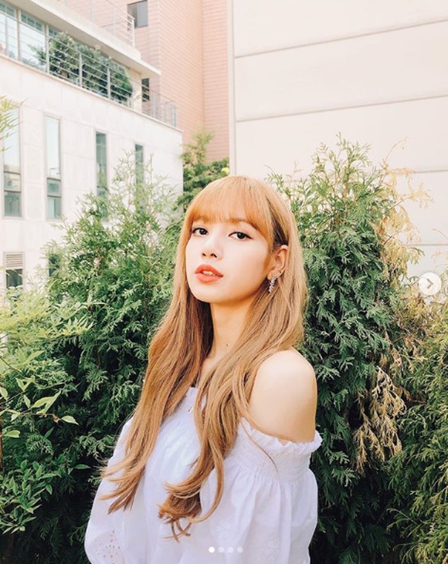 Nomor dua ditempati Lalisa Manoban asal Thailand. Lisa yang merupakan personel girlband Korea Selatan BLACKPINK, mendapat perolehan 246.980. Foto: Dok. Instagram/lalalalisa_m