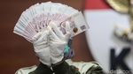 KPK Tunjukkan Barang Bukti OTT PN Jaksel