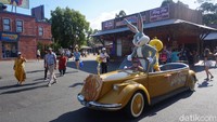 Begitu lagu Cant Stop The Feeling diputar, karakter kartun Looney Tunes mulai berjoget. Ada Tweety si burung kenari diapit Bugs Bunny si kelinci cerdik dan Daffy Duck si bebek. (Melisa/detikTravel)