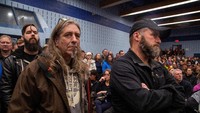 Produsen mobil asal Amerika Serikat, General Motors Co. (GM) akan memecat 14.000 karyawan serta menutup 5 pabrik yang berada di Amerika Utara. Jumlah itu setara 8% dari seluruh karyawan GM yang berjumlah 180.000 orang. REUTERS/Carlos Osorio.