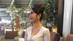 Gaya Keren Heksa Putri, Pramugari Cantik yang Doyan Ngeteh