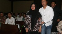 Selain Sonny Firdaus, Muslim Simbolon, Helmiati, jaksa juga membacakan dakwaan serupa untuk 4 tersangka pada perkara yang sama atas nama Analisman Zalukhu, Sopar Siburian, Arifin Nainggolan, dan Mustofawiyah.