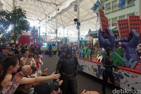 Ada parade superhero! (Melisa/detikTravel)