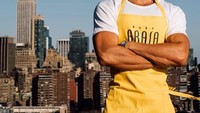 Nama Franco Noriega dikenal setelah ia sering masak dengan bertelanjang dada. Pria asal Peru ini, punya tampilan yang seksi dan tampan. Lewat akun Instagramnya, Franco sering membagikan aktivitasnya saat masak atau makan. Foto: Instagram @franconorhal