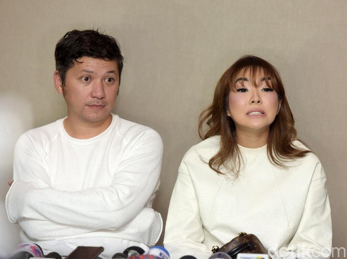 Gading Marten dan Gisel saat press conference di Hotel Pakubuwono.
