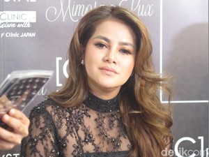 Cerita Olla Ramlan Jalani Ramadhan Pertama Tanpa Ayah