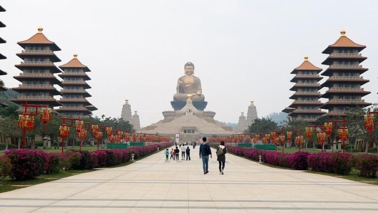 Fo Guan Shan Buddha Monastery Fo Guan Shan Buddha Monastery di Kaohsiung, Taiwan