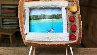 Miniatur televisi ini ternyata dibuat dari susunan roti. Kreatif banget! Foto: Instagram @virgin_honey