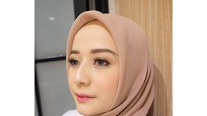 10 Potret Cantiknya Nabilla, Dokter Muda Berhijab Asal Bandung