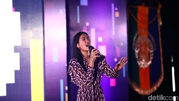 Penyanyi Alika Islamadina bukan cuma memperdengarkan suara merdunya melainkan juga berbagi pengalaman sebagai konten kreator. (Foto: Grandyos Zafna)